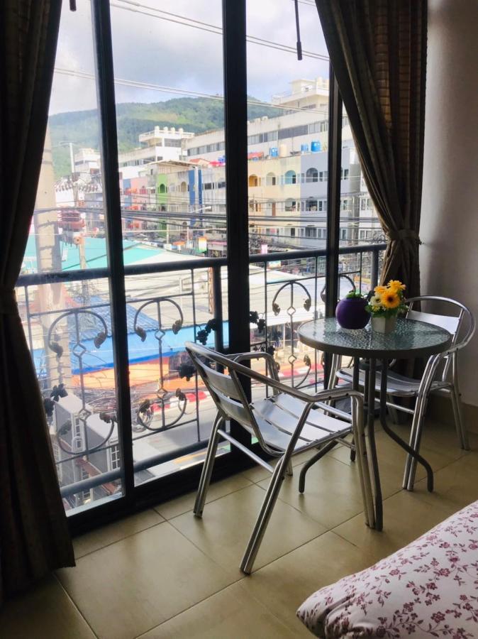 Happy Holidays Hotel Patong Bagian luar foto