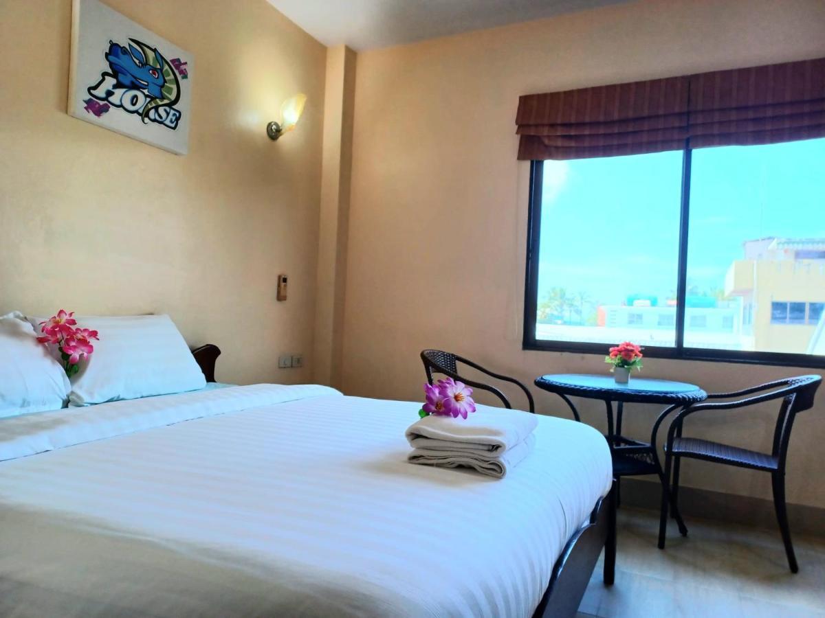 Happy Holidays Hotel Patong Bagian luar foto