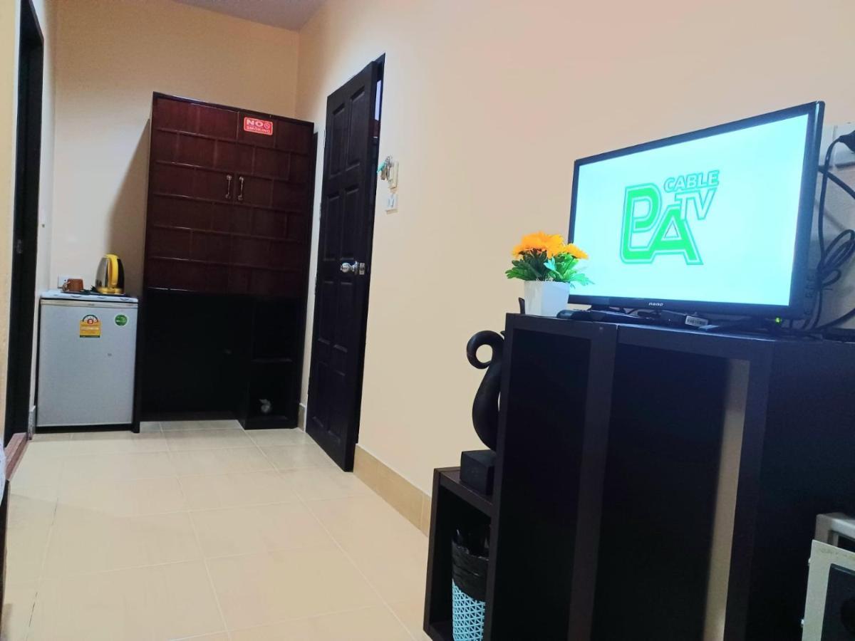 Happy Holidays Hotel Patong Bagian luar foto