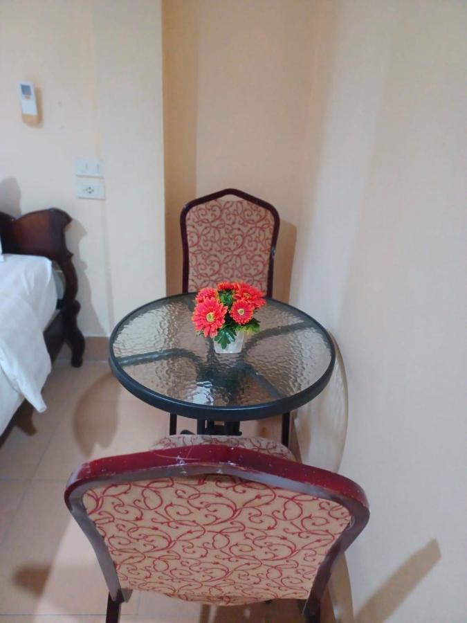 Happy Holidays Hotel Patong Bagian luar foto