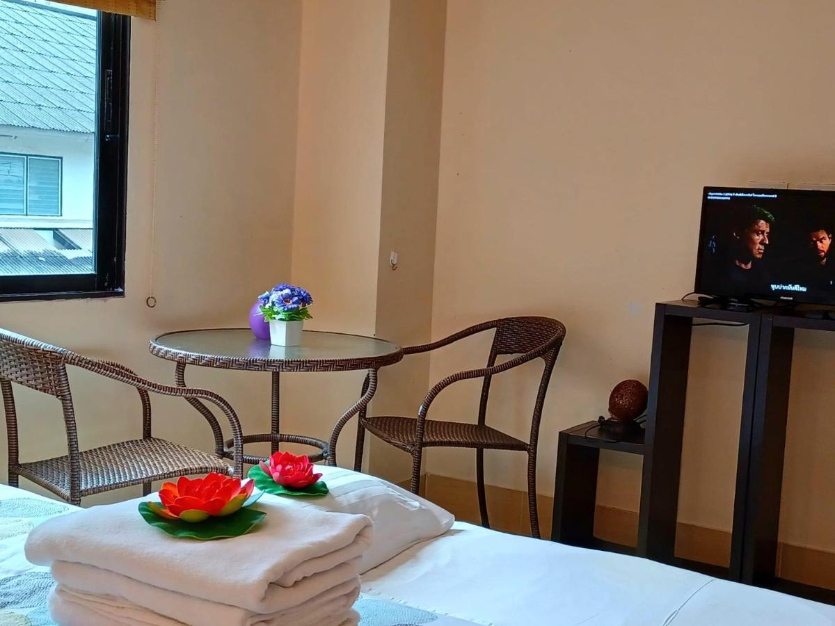 Happy Holidays Hotel Patong Bagian luar foto