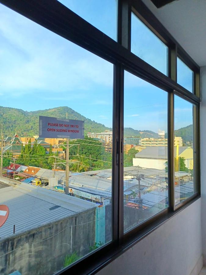 Happy Holidays Hotel Patong Bagian luar foto