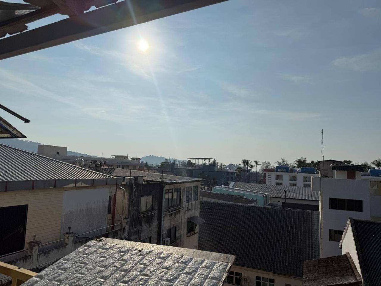 Happy Holidays Hotel Patong Bagian luar foto