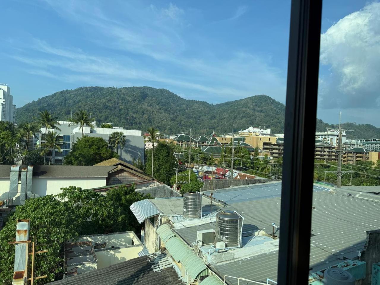 Happy Holidays Hotel Patong Bagian luar foto